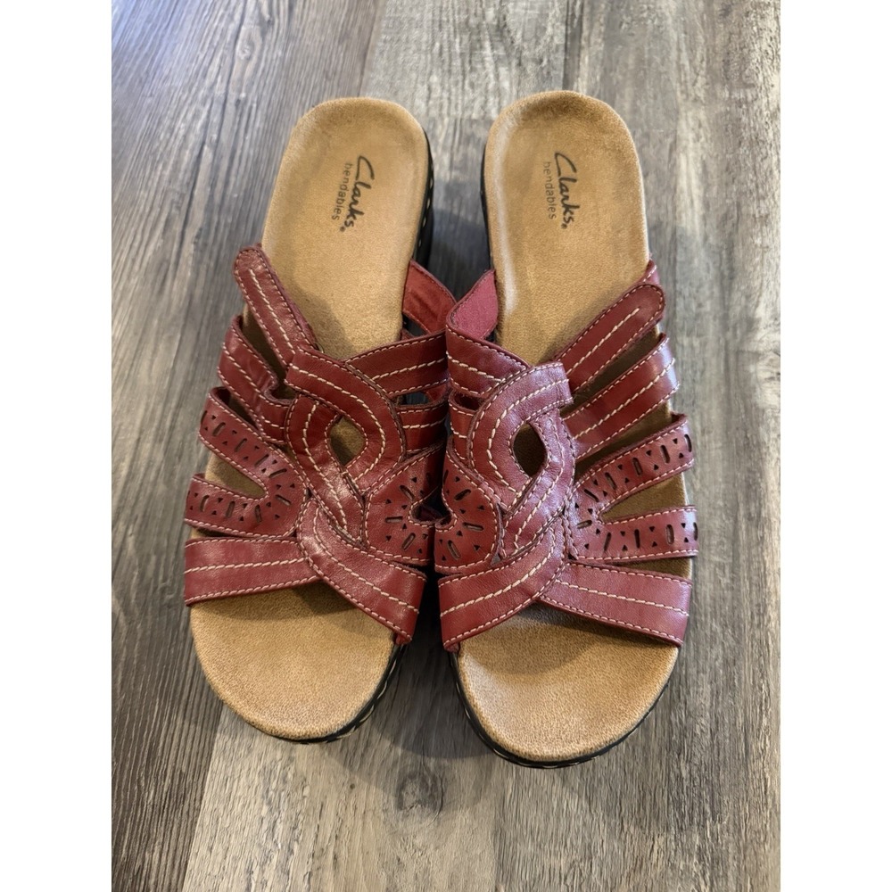 Clarks Bendables  Slide Sandals Women's‎ size 11 red /maroon EUC Worn Once